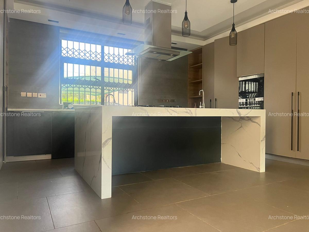 5 Bed House with En Suite in Runda - 6