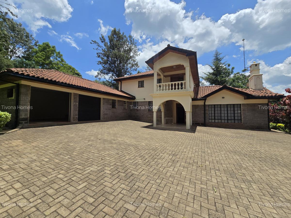 5 Bed House with En Suite in Runda - 12