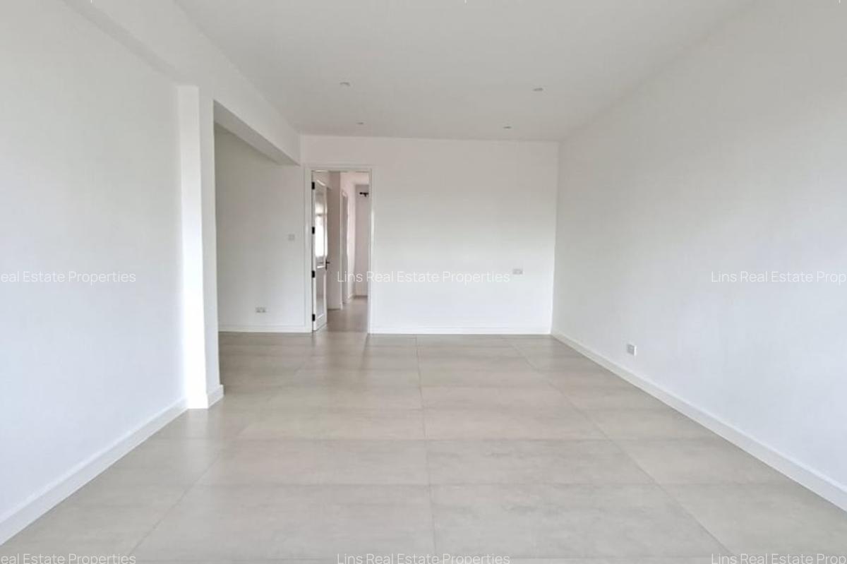 4 Bed Townhouse with En Suite in Brookside - 18