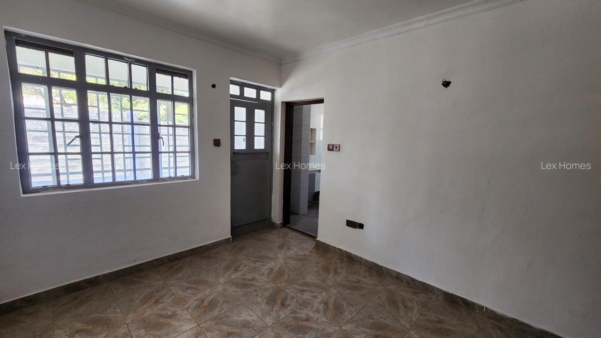 3 Bed House with En Suite at Rimpa - 13