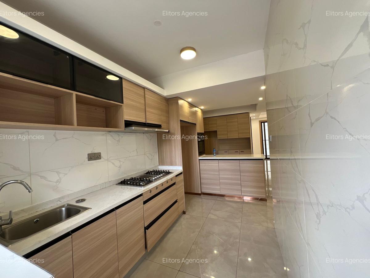 3 Bed Apartment with En Suite at Riverside Dr - 4