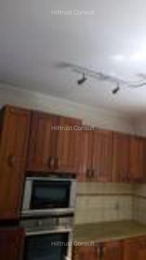 5 Bed Townhouse with En Suite at Off Peponi Road - 10