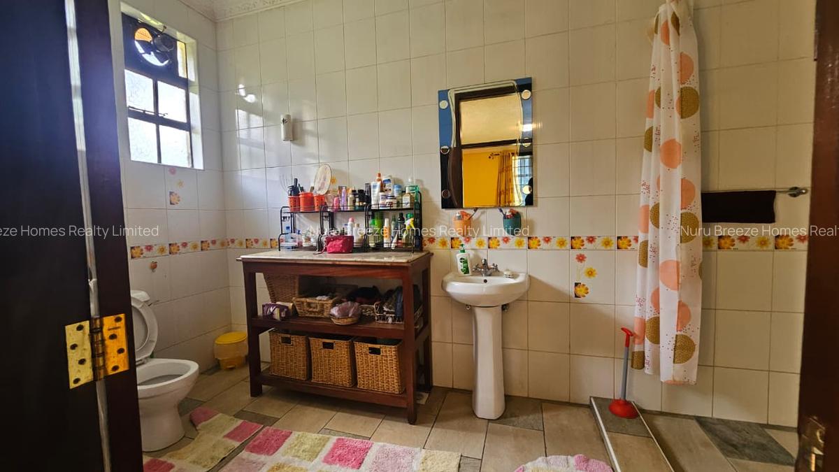 4 Bed House with En Suite in Karen - 8