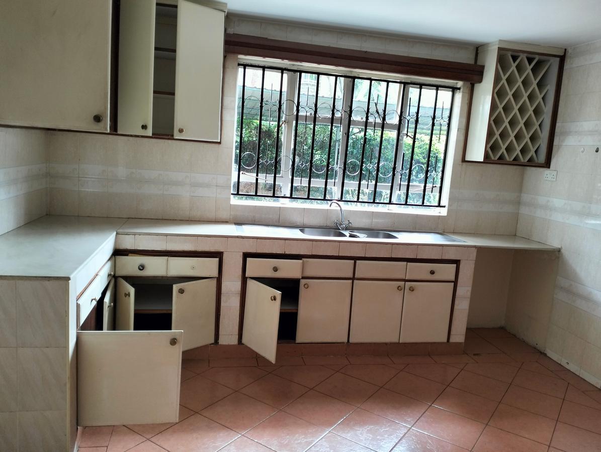 5 Bed Townhouse with En Suite in Lavington - 7