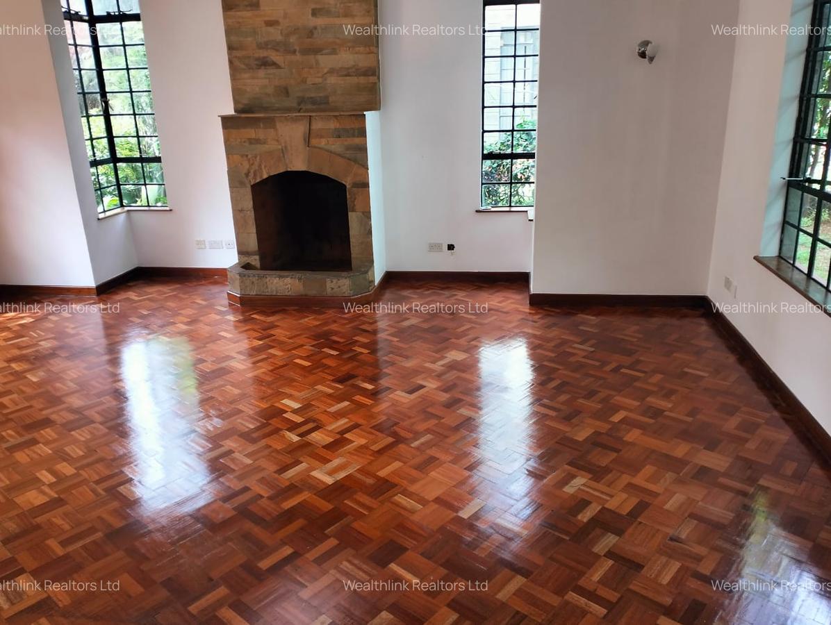 4 Bed Townhouse with En Suite at Lavington - 13