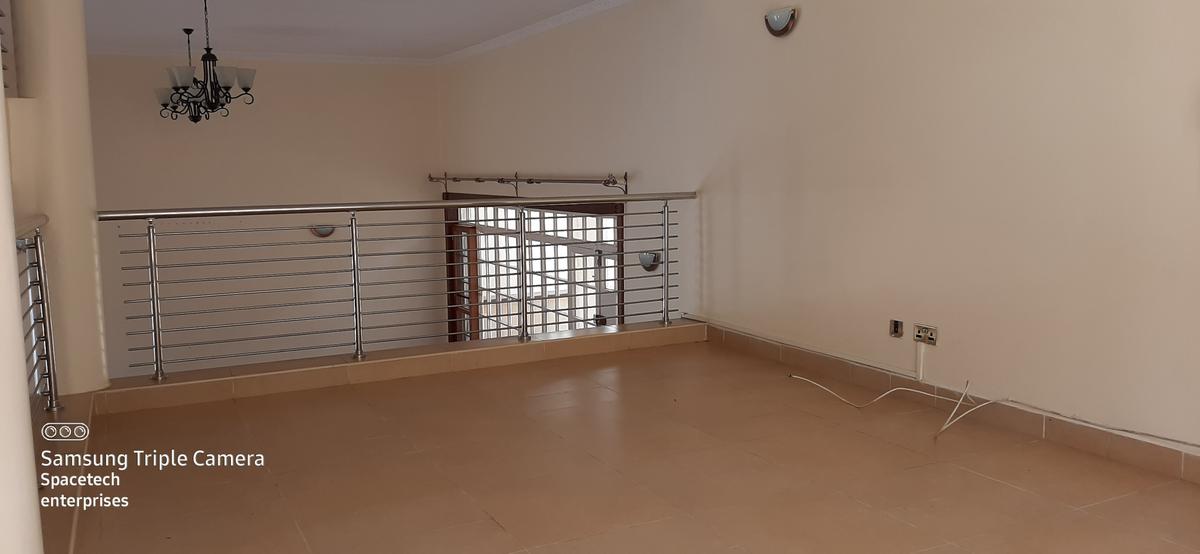 4 Bed Townhouse with En Suite in Westlands Area - 10