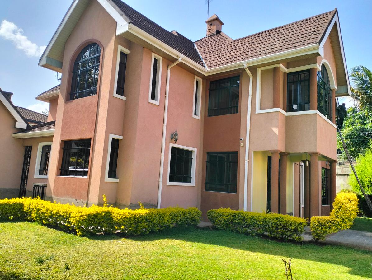 4 bed townhouse with en suite in lavington