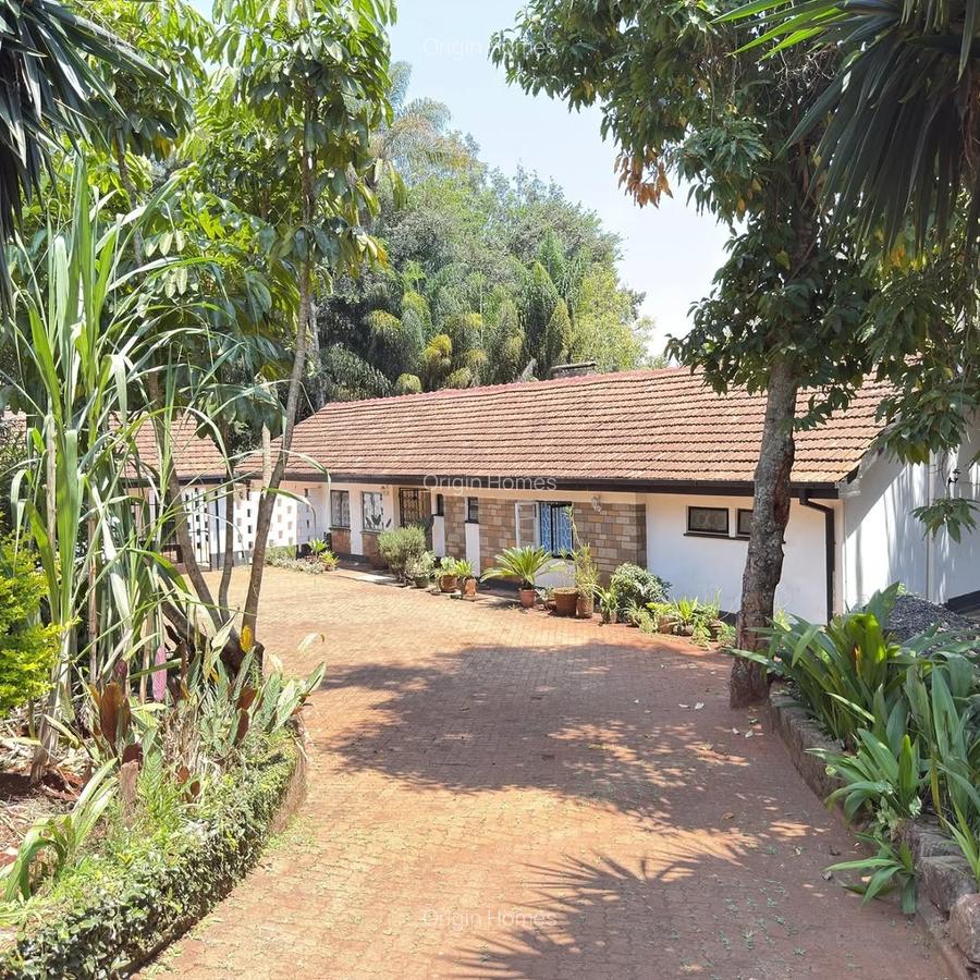 4 Bed House with En Suite at Kyuna - 4