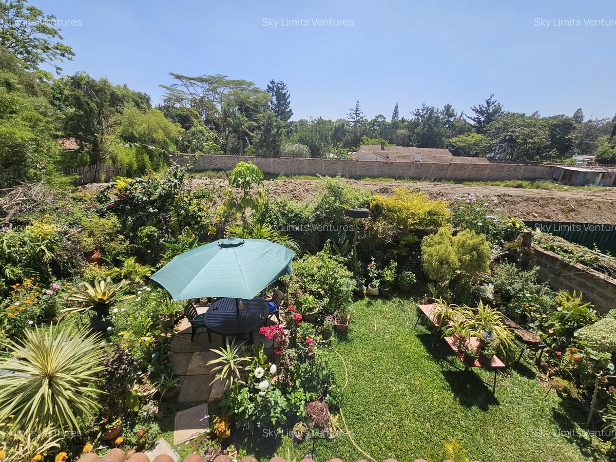 4 Bed Townhouse with En Suite at Lavington - 4