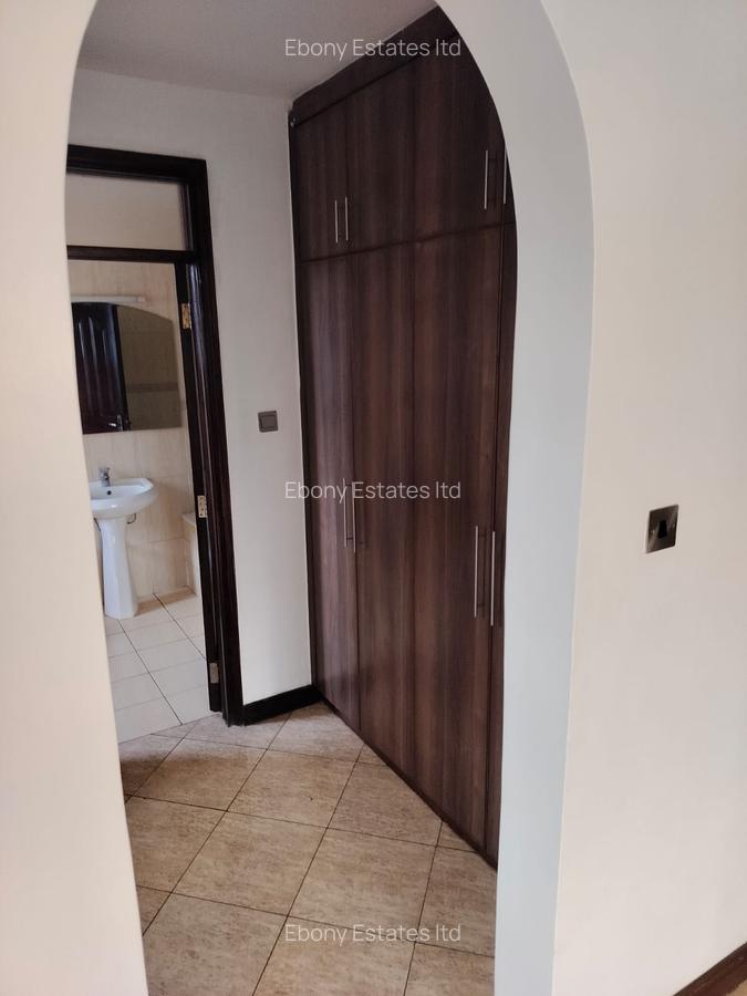 4 Bed Apartment with En Suite in Upper Hill - 14