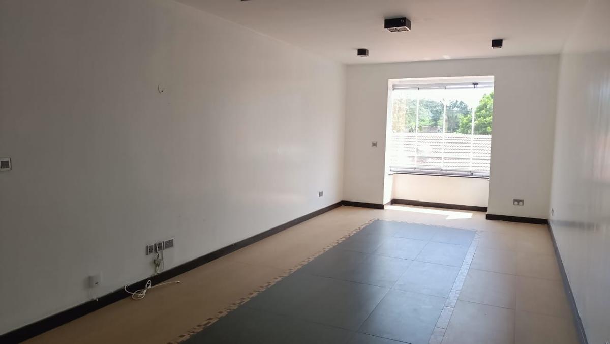 3 Bed Apartment with En Suite in Riverside - 20