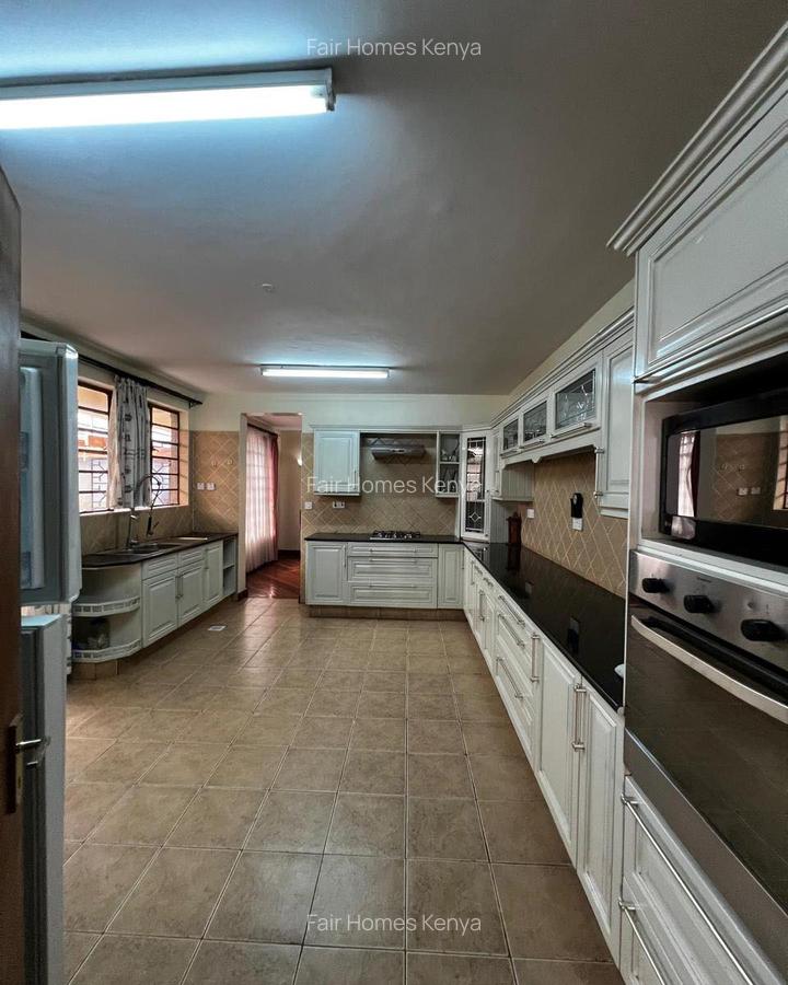 5 Bed Townhouse with En Suite at Kabasiran Avenue - 5