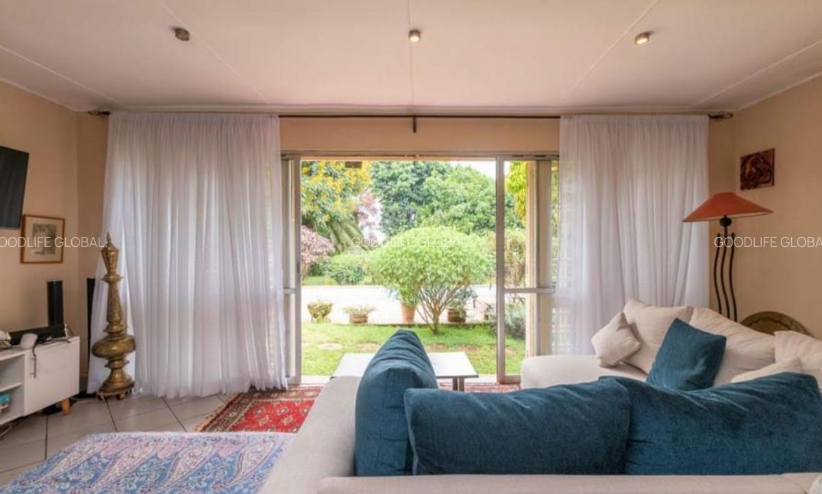 2 Bed House with En Suite at Rosslyn - 16