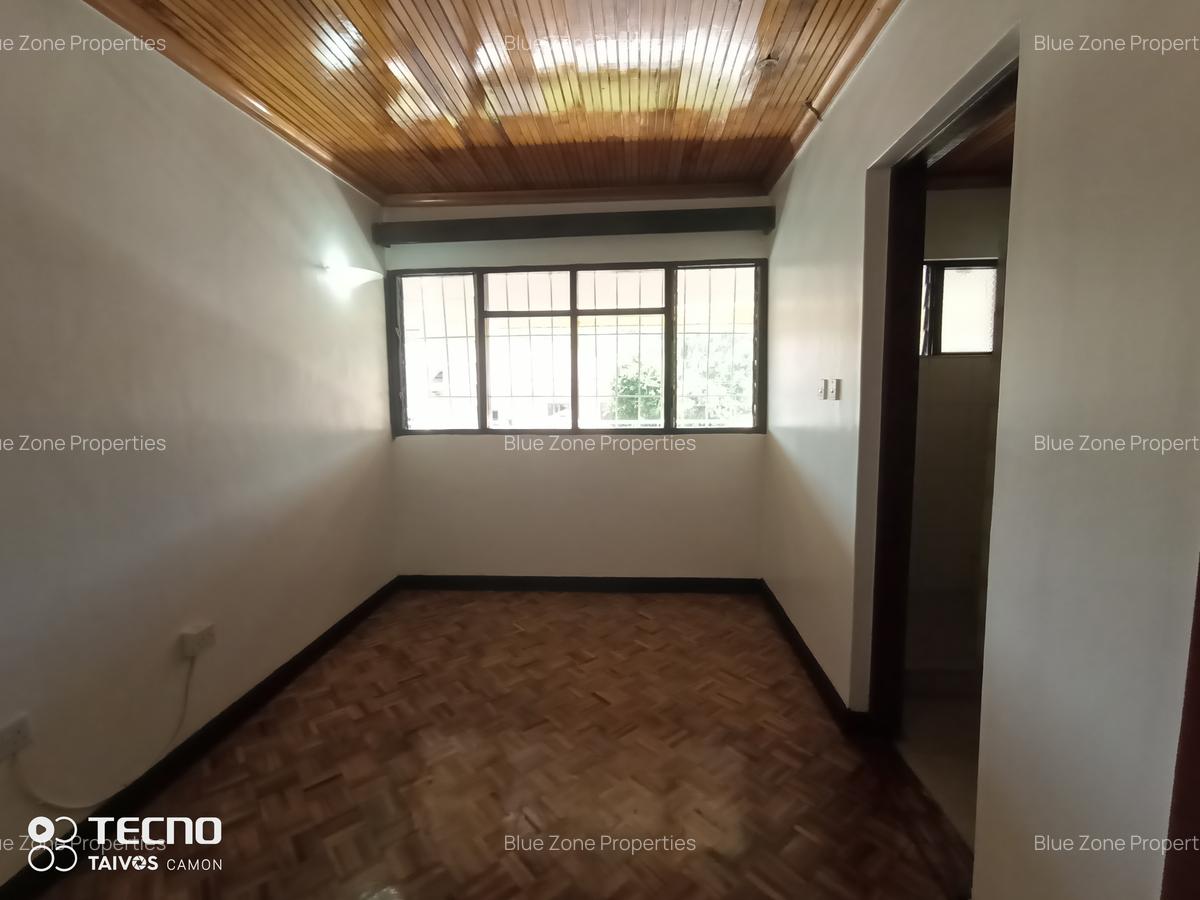 5 Bed House with En Suite at Off Un Avenue - 9