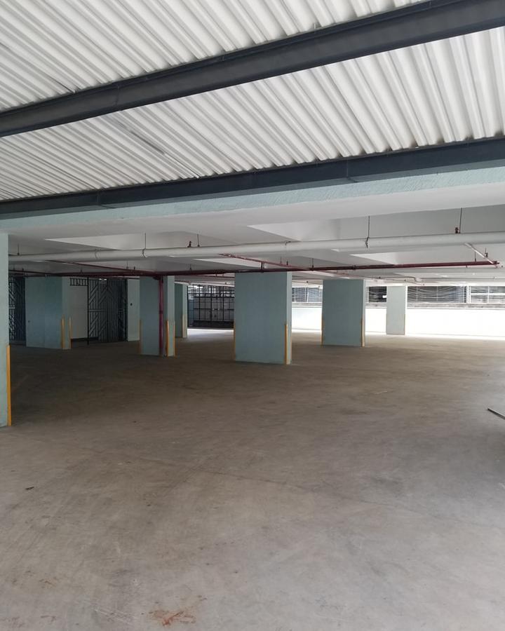 Serviced 2 Bed Apartment with En Suite at Allsops - 17