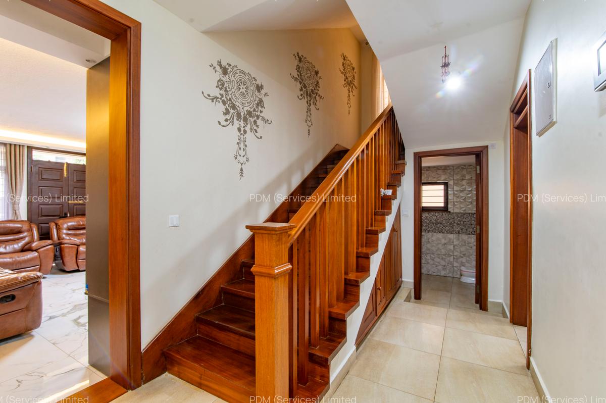 5 Bed Townhouse with En Suite in Lavington - 7