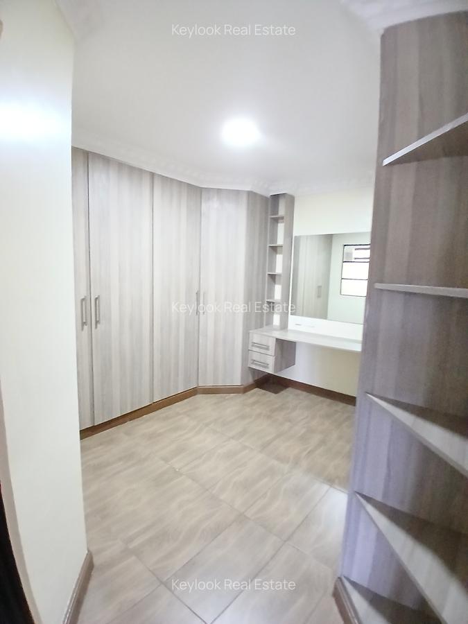 5 Bed Townhouse with En Suite at Lavington - 19