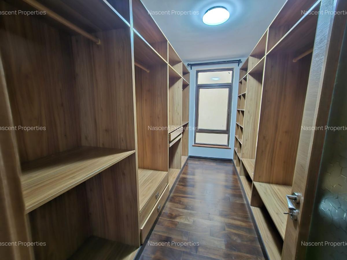 5 Bed Villa with En Suite in Lavington - 5