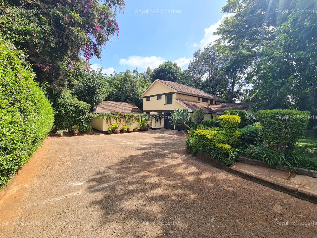 5 Bed House with En Suite at Nyari - 1