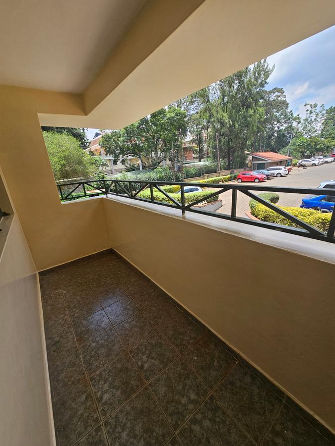 3 Bed Apartment with En Suite at Lavington - 19