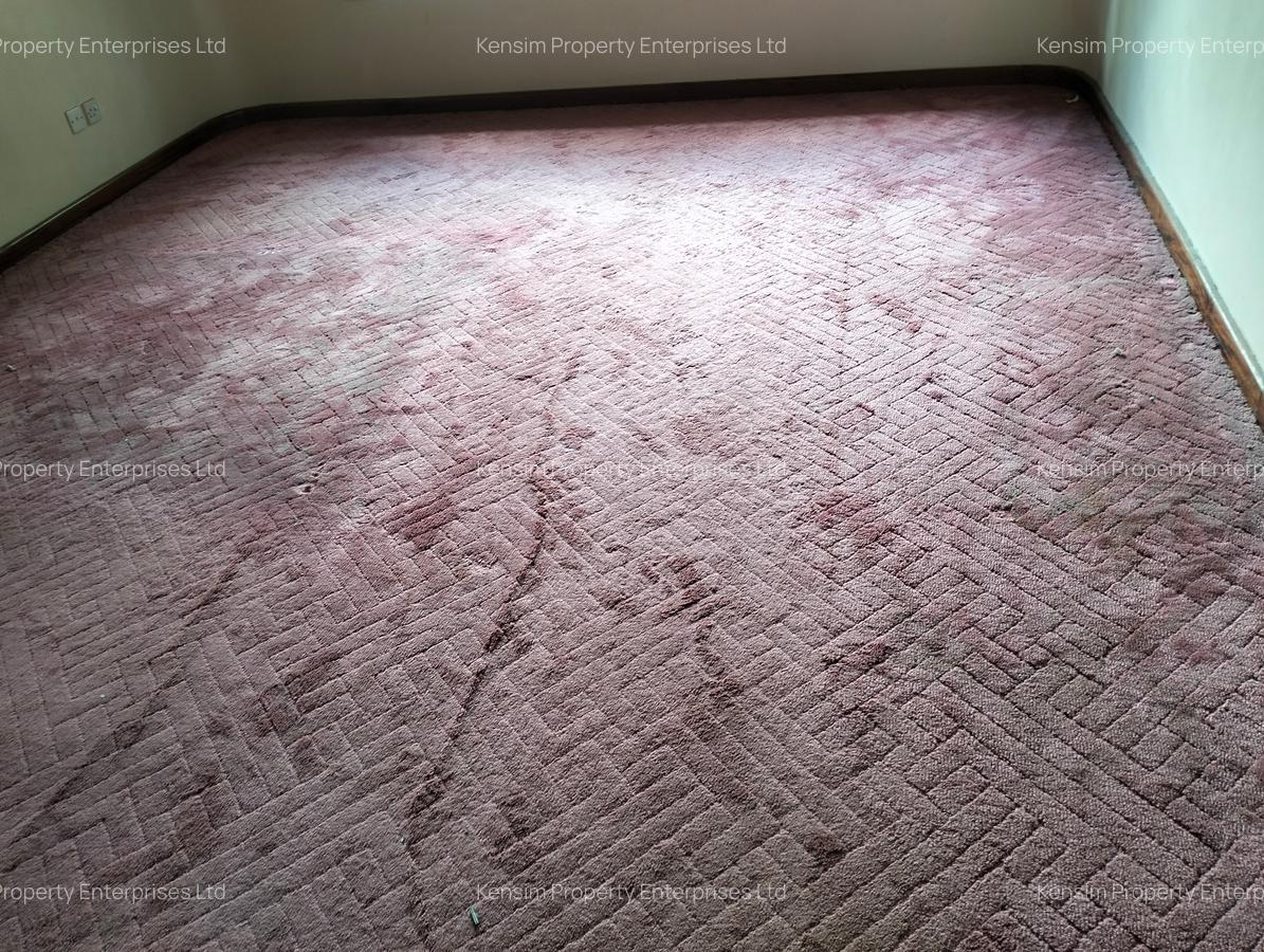 4 Bed Townhouse with En Suite in Lavington - 13