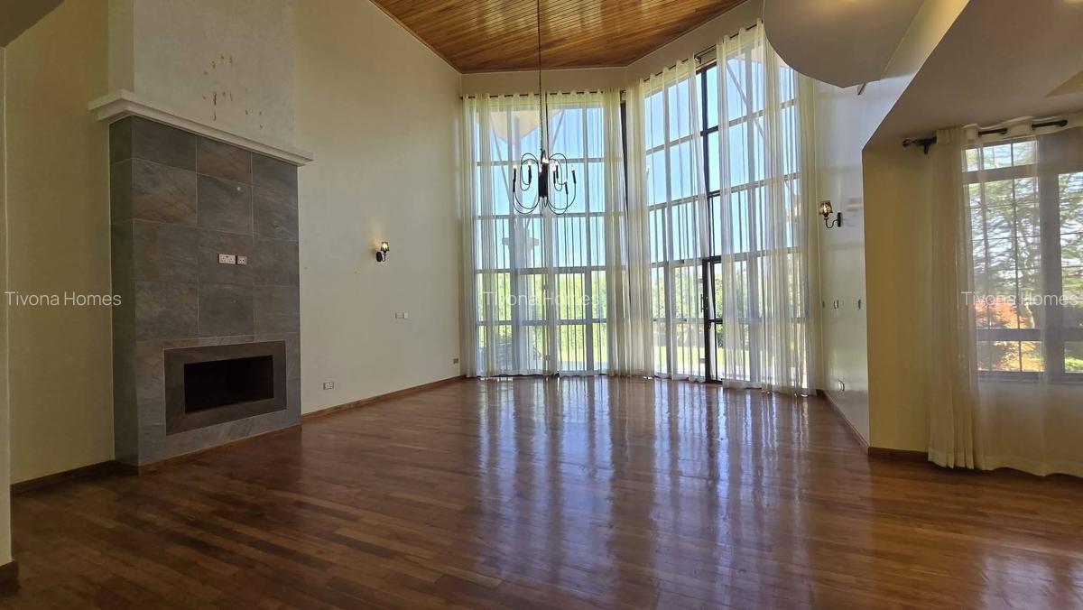 5 Bed House with En Suite in Runda - 10