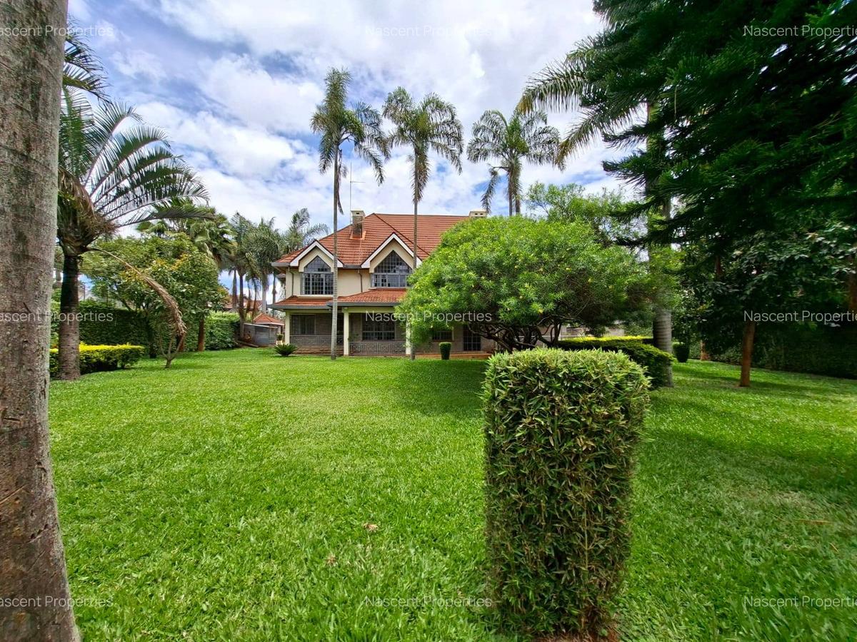 5 Bed House with En Suite in Runda - 2