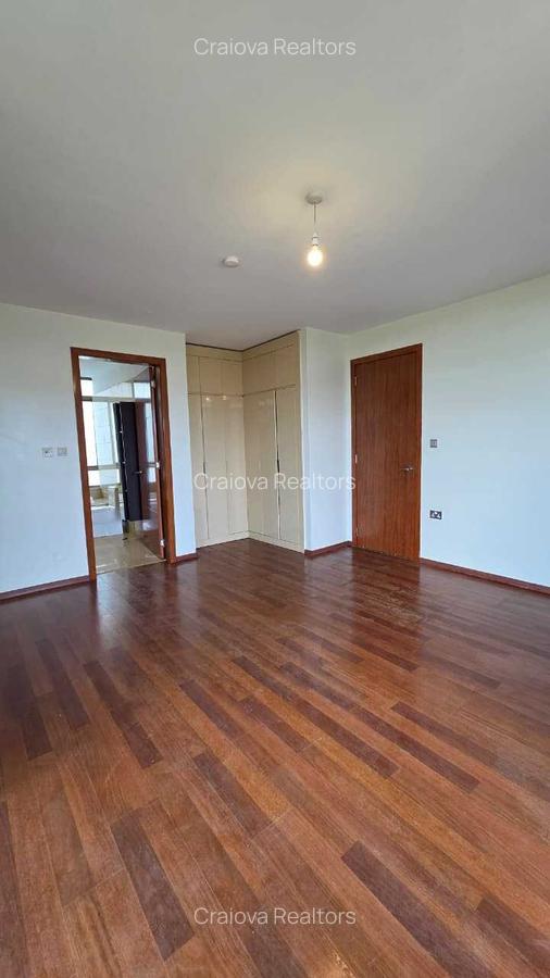 3 Bed Apartment with En Suite at 6Th Parklands - 11