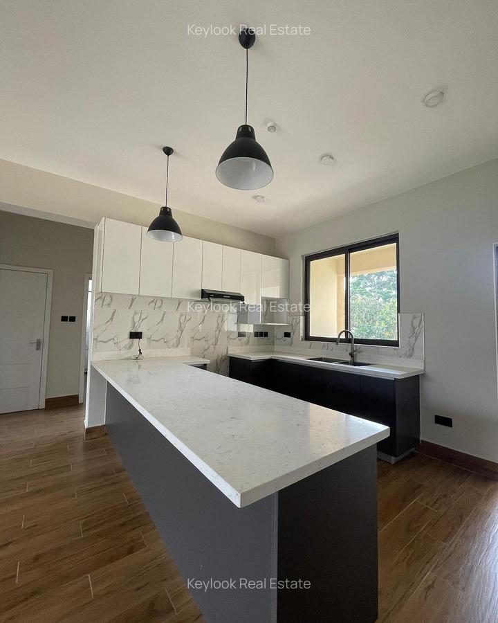 2 Bed Apartment with En Suite at Lavington - 15