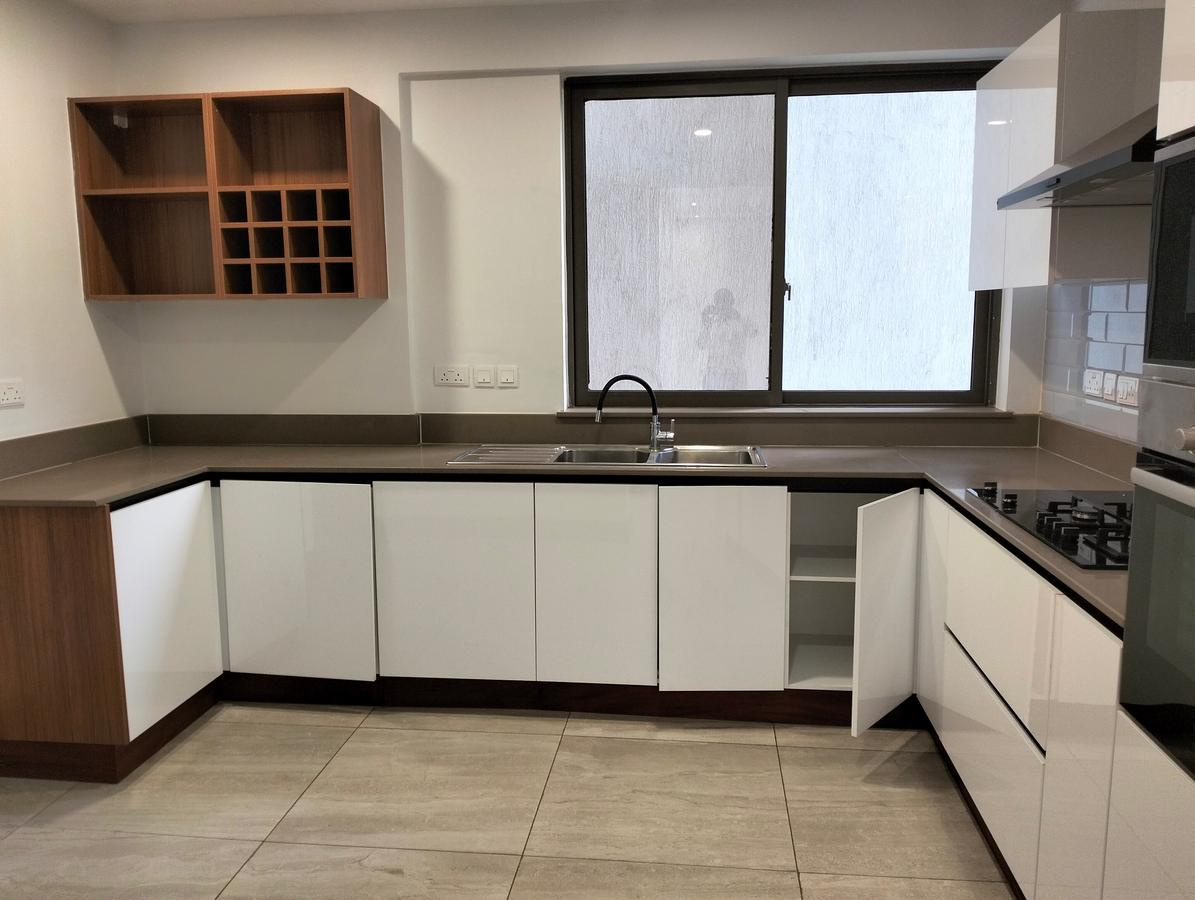 3 Bed Apartment with En Suite in Westlands Area - 4