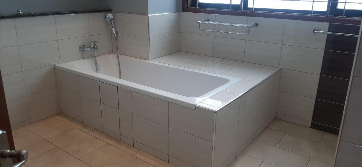 4 Bed House with En Suite in Runda - 15