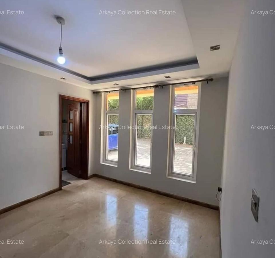 5 Bed Townhouse with En Suite in Lavington - 8