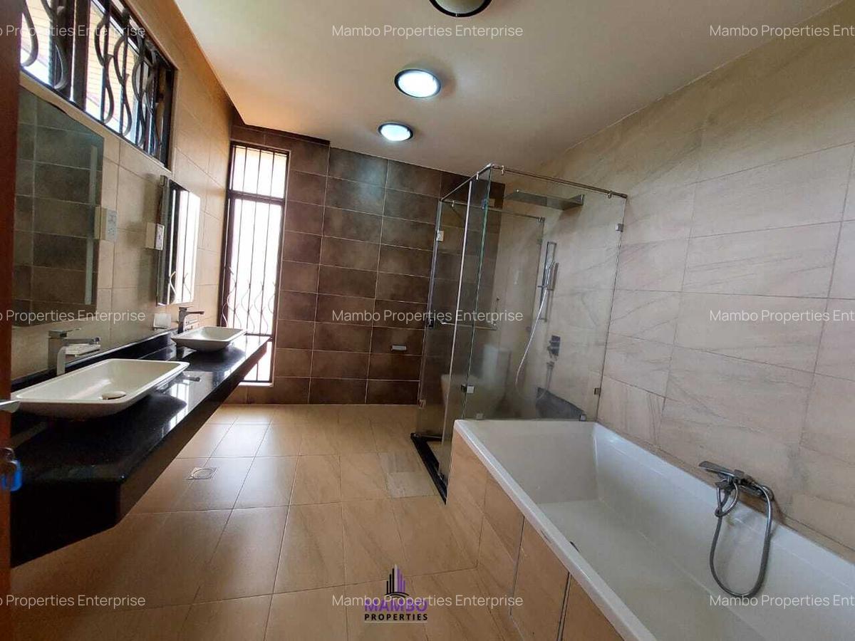 4 Bed Villa with En Suite at Mumwe - 11