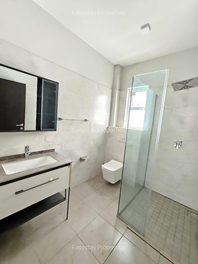 2 Bed Apartment with En Suite in Riverside - 6