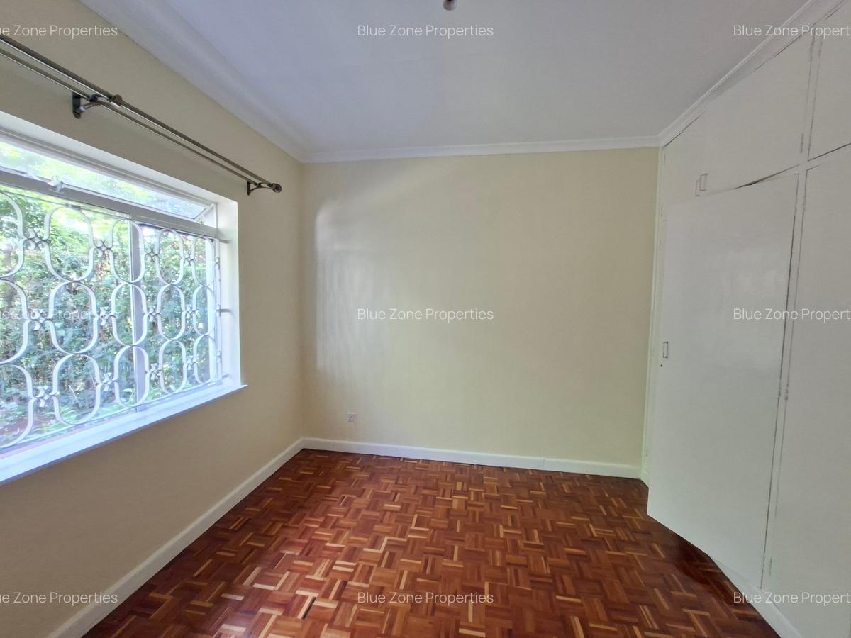 4 Bed House with En Suite at Rosslyn - 18