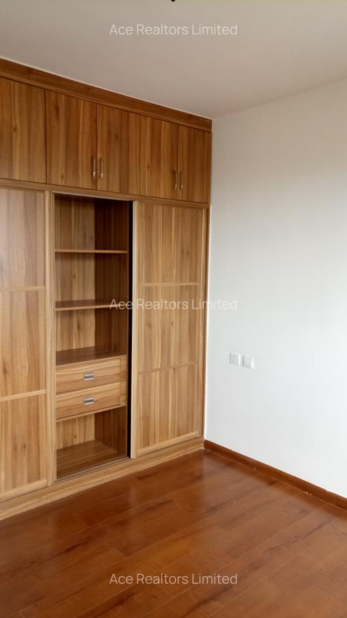 1 Bed Apartment with En Suite at Dennis Pritt Rd - 7