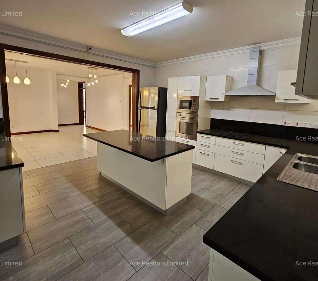 4 Bed Apartment with En Suite at General Mathenge - 5