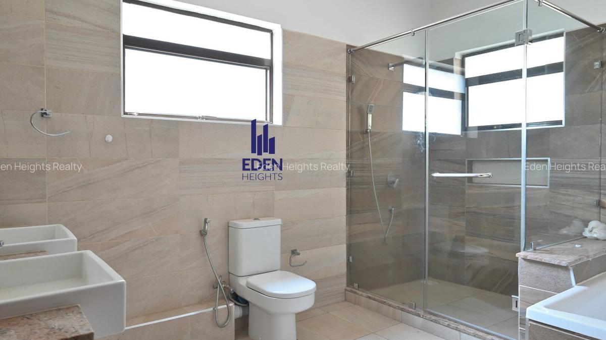 3 Bed Apartment with En Suite in General Mathenge - 15