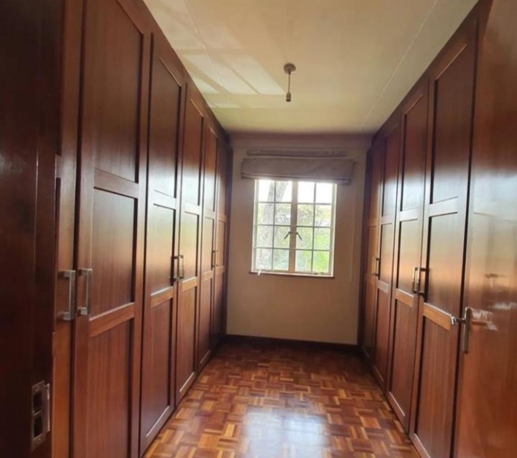 5 Bed Townhouse with En Suite in Rosslyn - 8