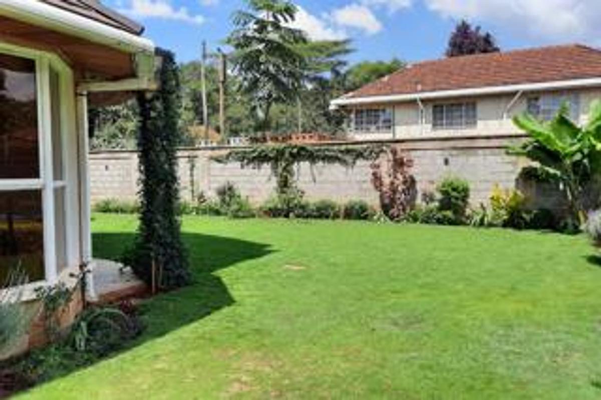 5 Bed Townhouse with En Suite at Lavington Green - 2