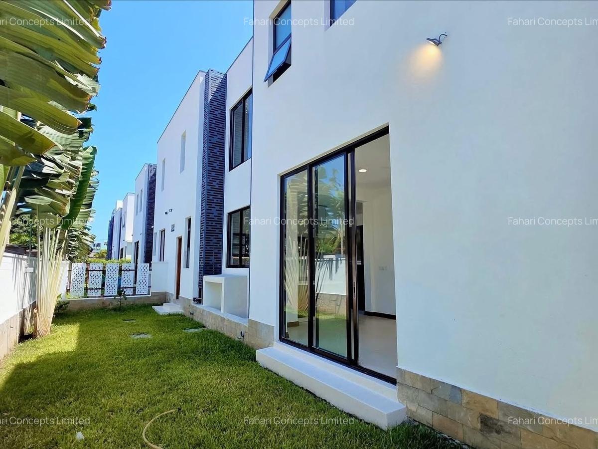 4 Bed Apartment with En Suite at Nyali - 13