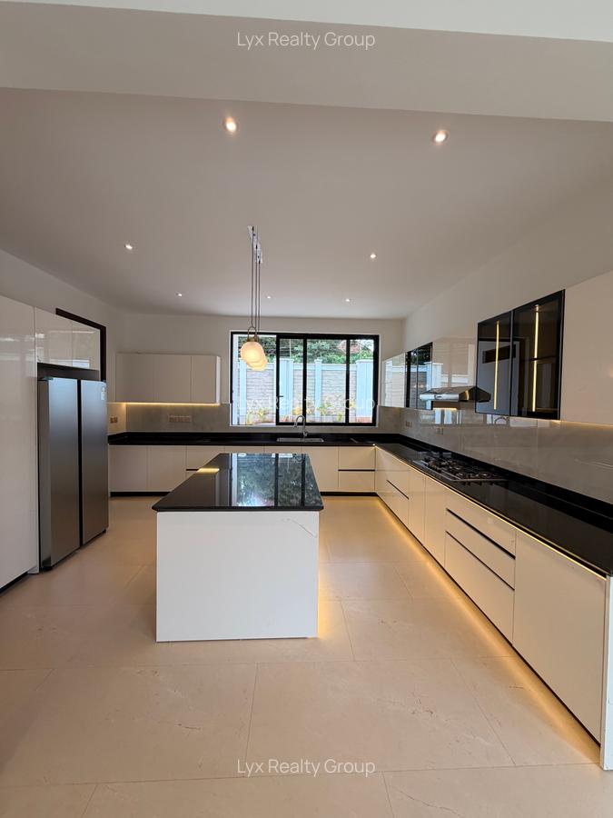 6 Bed Villa with En Suite in Kitisuru - 20