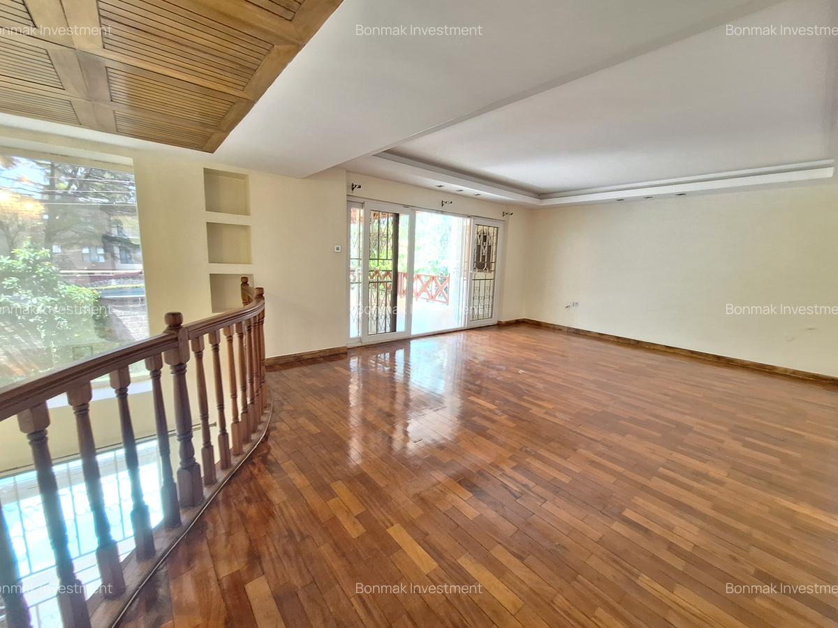 5 Bed Townhouse with En Suite at Lavington Green - 9