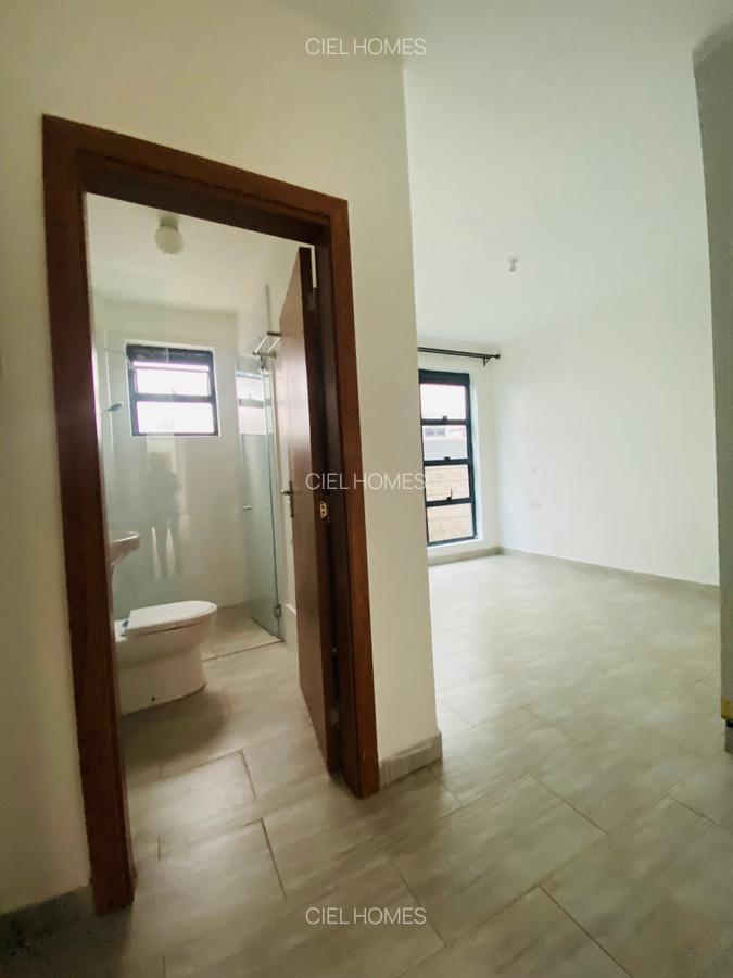 4 Bed Villa with En Suite at Eastern Bypass - 8