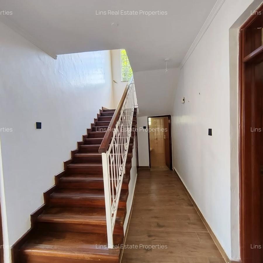 5 Bed Townhouse with En Suite in Lavington - 6