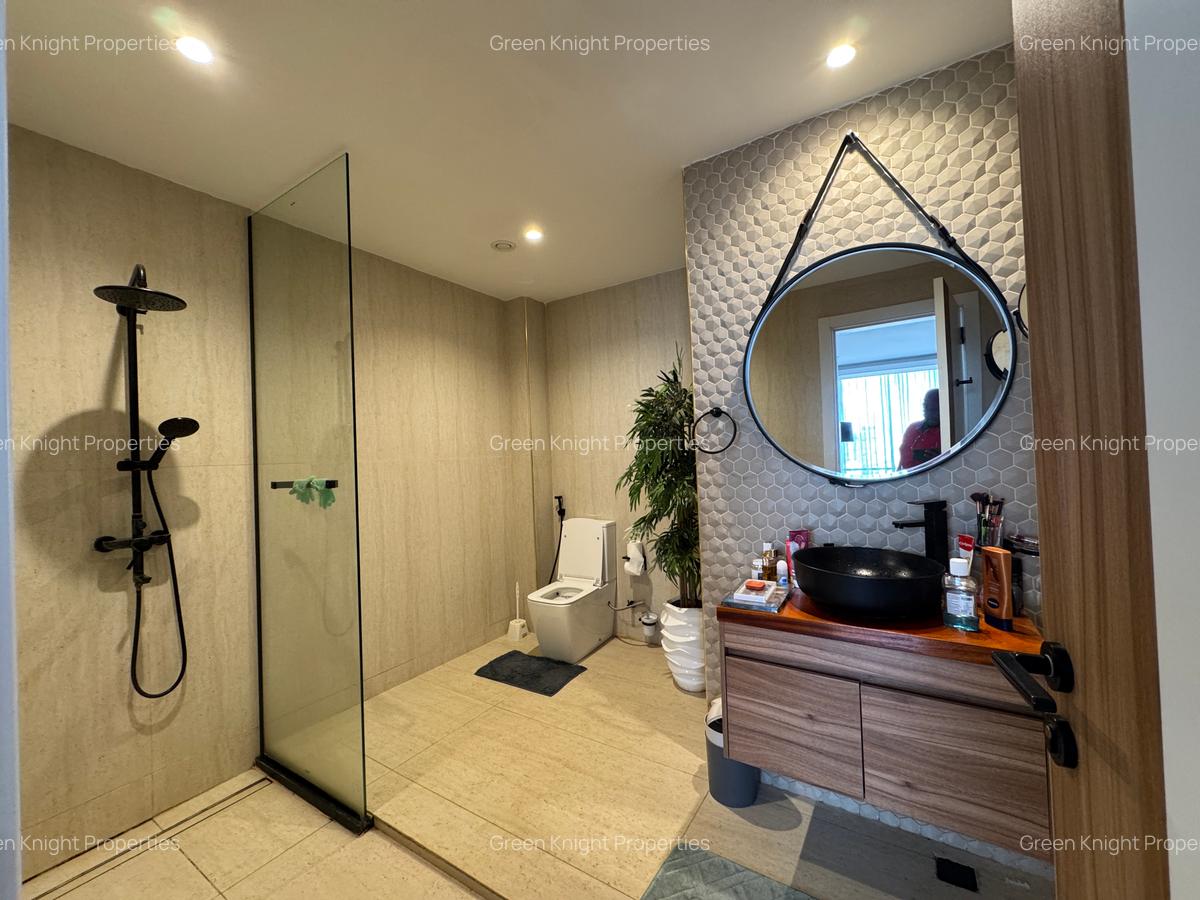 Serviced 2 Bed Apartment with En Suite in Westlands Area - 11