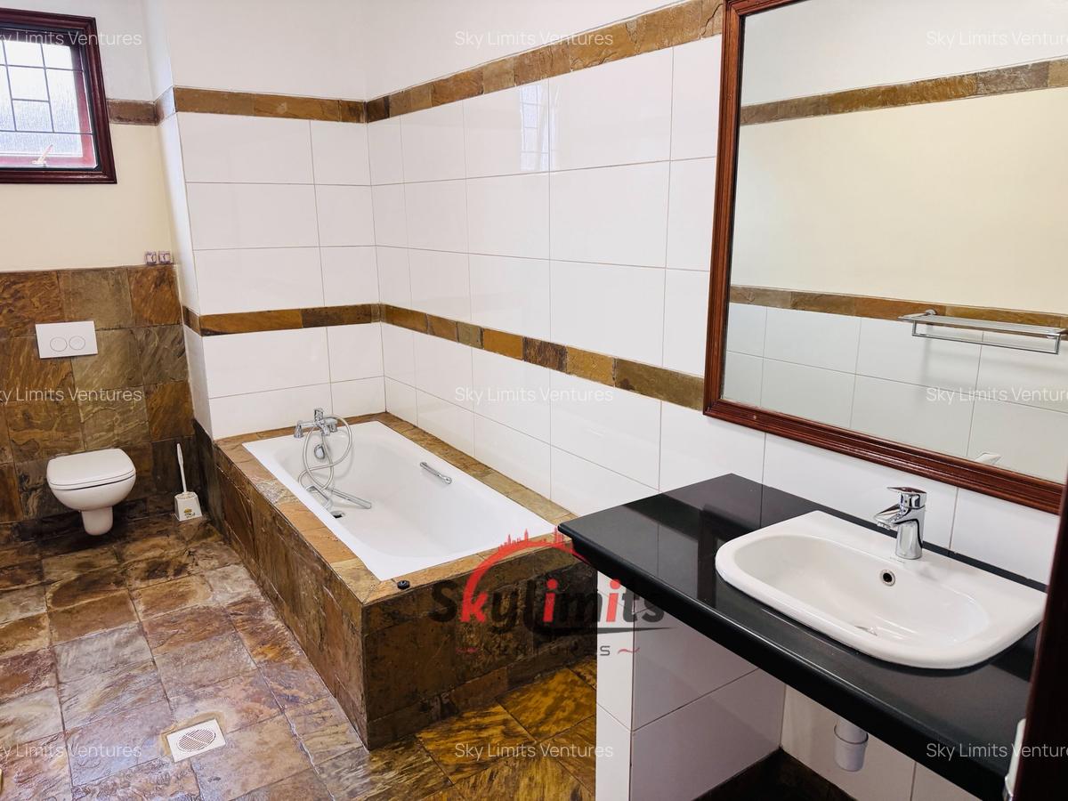 3 Bed Apartment with En Suite at Riverside Drive - 8