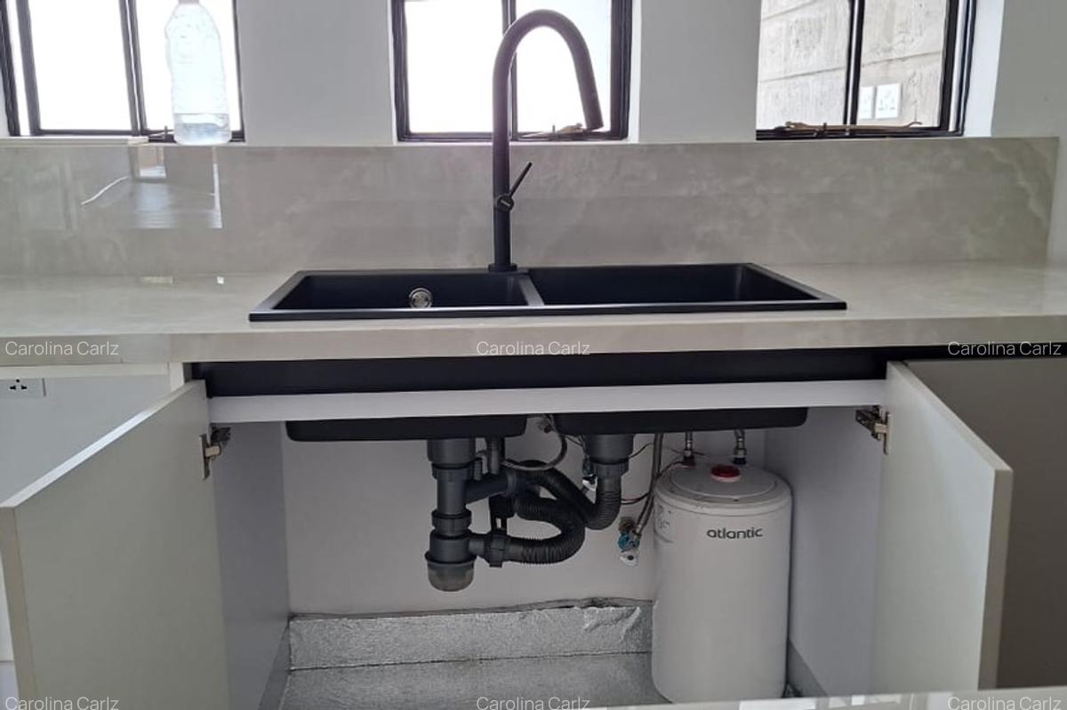 4 Bed House with En Suite at Brookside Drive - 6