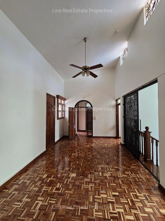 5 Bed House with En Suite in Nyari - 16