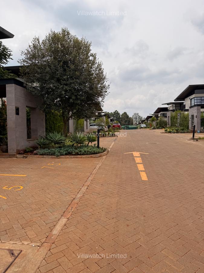 3 Bed Townhouse with En Suite at Runda - 15